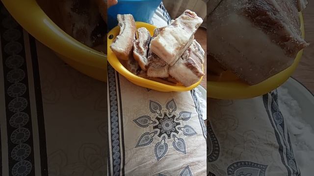 СОлил САЛо ПеРЕД КОпЧЕНИЕм