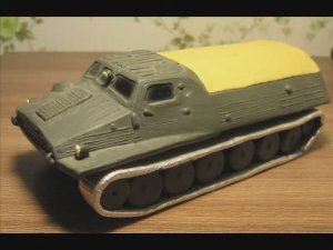 Масштабные модельки из пластилина представляет: Гусеничный тяжелый транспортер-тягач ГТ-Т.