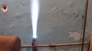 Хлопает резак.