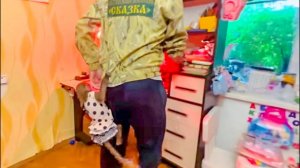 Люся обнаружила что ЕЖАТ НЕТ, но зато есть бассейн с шариками)))