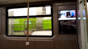 Новейший поезд Московского метро Москва-2024 прибывает на Новую станцию Новомосковская Троицкойлинии