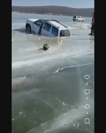 Еще один автомобиль утонул в озере. 🤦♂️Загадили все озера