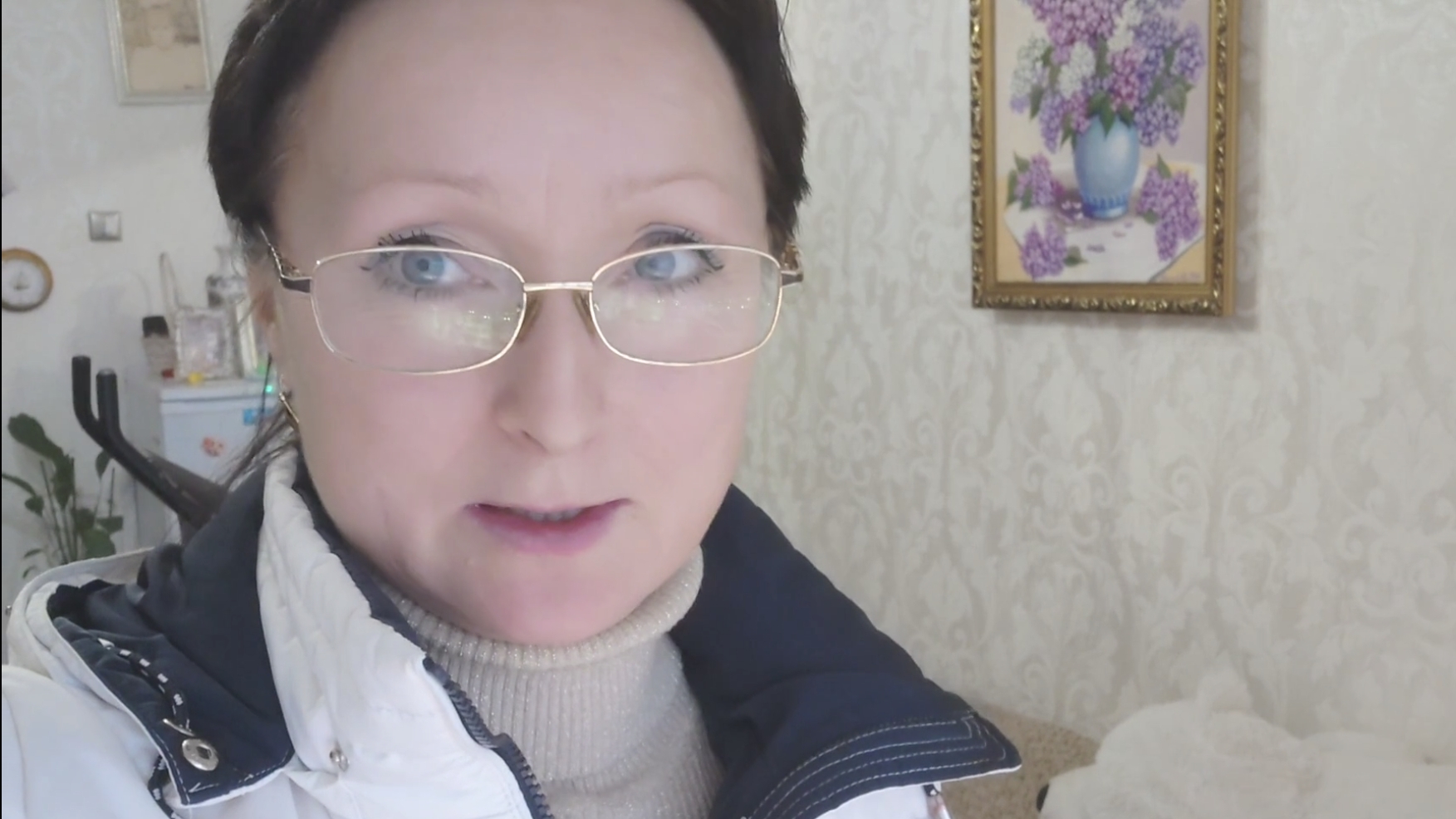 Февраль 2025 года. В Ашан за свежими семенами... Подарила на 8 марта...
