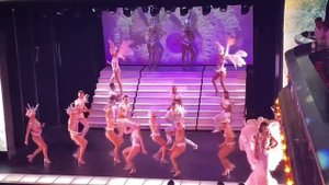 Finale. Dance video at show L’Oiseau, Paradis Latin. Paris 2022