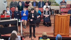 Иисуса кровь течёт из под тернового венца/песня