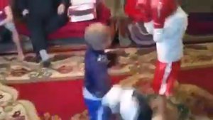 КАЗАХСКИЙ МАЛЬЧИК БЬЕТ ГРУШУ СИЛЬНО БУДУЩИЙ ЧЕМПИОН СМОТРЕТЬ ШОК КОНТЕНТ!!!!