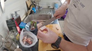 Чистим просто, готовим просто!!! Котлеты из щуки)))