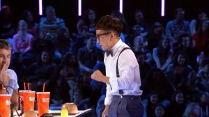 Очень смешной ФОКУСНИК на шоу талантов в Британии !