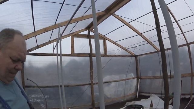 КРАСИМ ТРУБЫ В ТЕПЛИЦЕ. смотреть онлайн