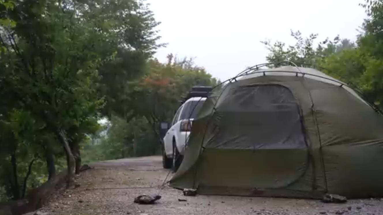 Одиночное пребывание в походе под проливным дождем,  Звуки природы под дождем ASMR, АСМР смотреть онлайн