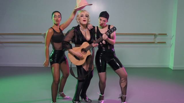 I KNOW WHO I AM - Lady Gaga Parody смотреть онлайн