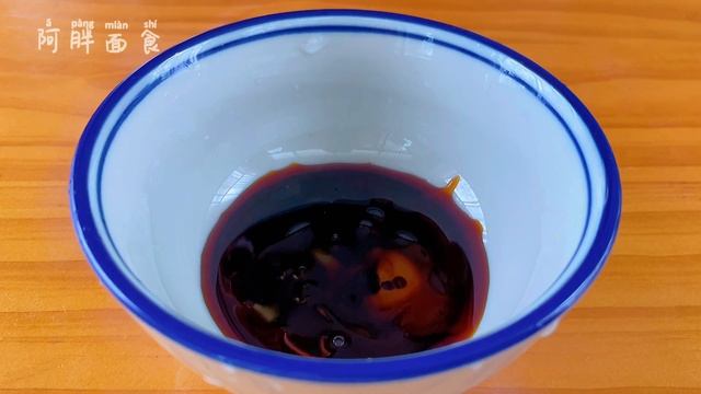 包菜不再炒着吃了，教你懒人新吃法，加3个鸡蛋，出锅比肉还香【阿胖面食】