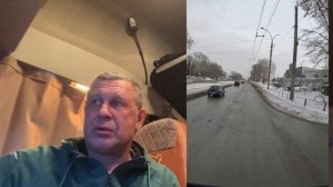 Николай Кочнев . За забором очередь , пора резать зарплаты .