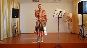 Казачья народная песня "При долине лен" исполняет Алина Лунина