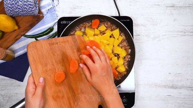 Pulpe de pui in sos special, cu sote de legume. Reteta usoara, la tigaie! смотреть онлайн