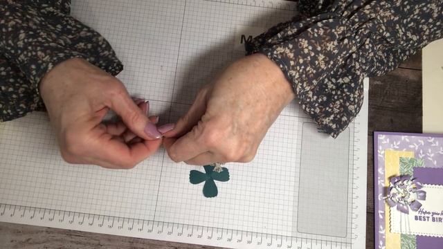 Craft your scrap paper into flowers (3 methods for 3 different flowers) #scrappaper смотреть онлайн