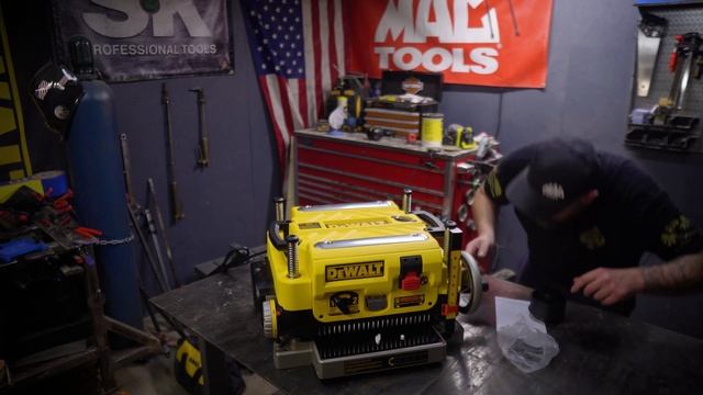 Dewalt DW735 Planer Unboxing