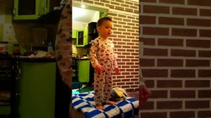 МАЛЕНЬКИЕ ДЕТИ РАЗГОВАРИВАЮТ. Наш сыночек. Children sing.
