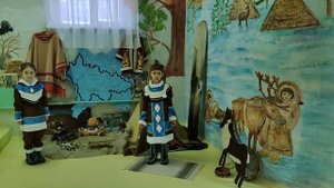 Экскурсия в мини музей с Дашей и Анной