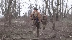 Поселок Черкасская Конопелька зачищают от украинских террористов бойцы из отряда "Ветераны"