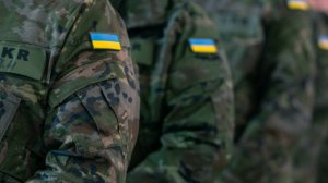 Проект ради выгоды: в украинскую армию начали набирать сразу после школы