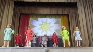 Танцевальный коллектив "Юность" танец  "Тик Так Ходики"