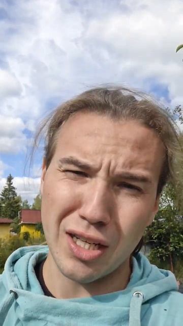 Груши из своего сада огородники дачники садоводы цветоводы парень из сада урожай 2022