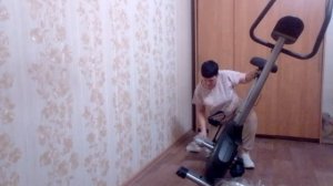 (47) Подарок себе на юбилей. Распаковка велотренажёра.mp4