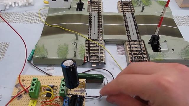 Bahnübergang mit Gleichspannung betrieben смотреть онлайн