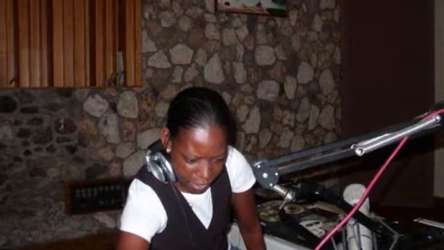 FIRESTAR, "WE ARE ONE FAMILY," Dubplate for Dj Talia of IRIE FM смотреть онлайн