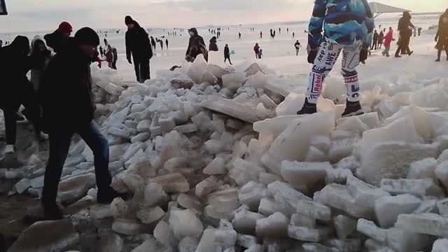 Экстренная новость:
ЛЕДЯНОЕ ЦУНАМИ в ТАГАНРОГСКОМ ЗАЛИВЕ!