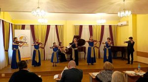 Выступление ансамбля "Виолинки" на конкурсе "Маэстро и ученик"