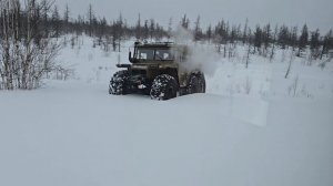В горку по глубокому снегу, Вездеход ОЛИМП.