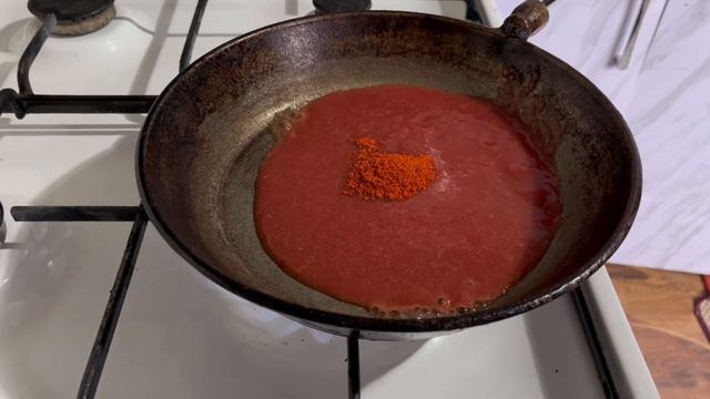 Пицца пепперони. Оригинал соуспен дайындалатын екі түрлі пицца. смотреть онлайн