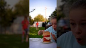 UxU на русском - Спрятала сладости в арбузе | #UxU_VARVARA