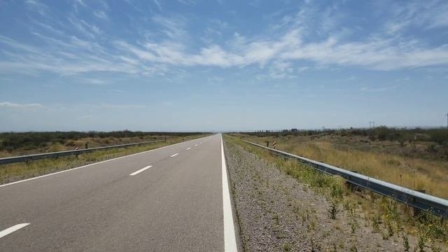 Оказался при +36 почти без воды в Аргентинской пампе. 14 день велопутешествия по Южной Америке.