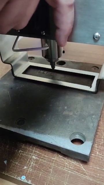 Маркиррвка стали маркиратором аккумуляторным портативным HS-PE02-B ударо-точечным смотреть онлайн