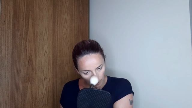 Recreating Hung Vanngo Bright Pink Lips Makeup Look смотреть онлайн