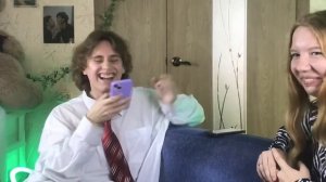 КОНТАКТЫ на коленке: Дурка Наташа, Ваяж Такси, Библиотека Должна книгу, Бабушка Нина, Мишаня Пиво