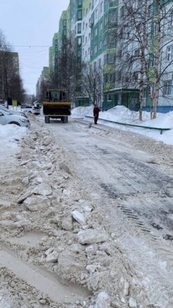 Регулярно очищаем от снега территорию вокруг ваших домов