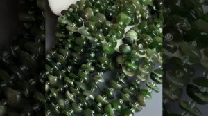 Нефрит с породой чипсы фри-форм 8-12х2-4 мм