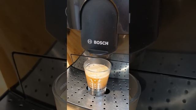 Кофемашина Bosch Benvenuto Classic демонстрация работы 5 смотреть онлайн