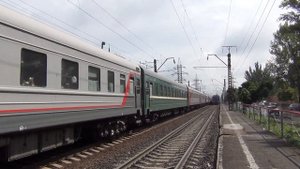 Электровоз ЭП1М-529 с поездом №234 Екатеринбург — Адлер