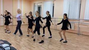 Танец " Королева красоты " - 1 ч . Ансамбль танца " Конфетти " Натальи Толмачевой.