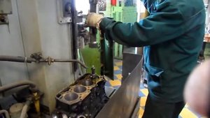 Хонинговка блока цилиндров (УЛУЧШЕННОЕ ВИДЕО)