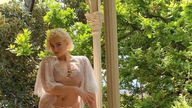 Model Stefania Ferrario Behind The Scenes Shooting #002 смотреть онлайн