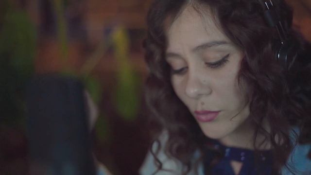 Shirin - Dancing On My Own (Acoustic Cover) смотреть онлайн