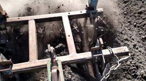 Мотоблок ЗАРЯ 101 Е прополка картоплі їжаками