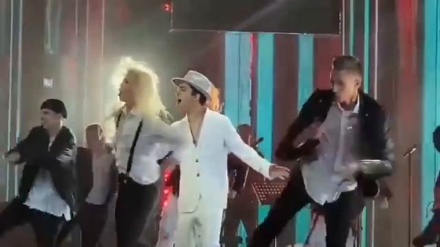 🔔Димаш Кудайберген поразил зрителей новой песней «Fly away» на Новой волне. смотреть онлайн