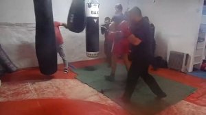 Тренируем удары по грушам и мешкам (взрослые)